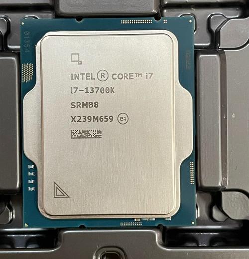 深入解析英特尔 CPU 从日常应用到高性能计算的全面解读